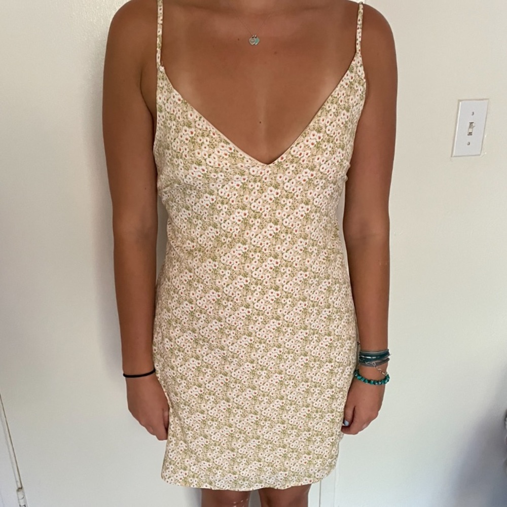 Mable mini dress. Cream floral size large